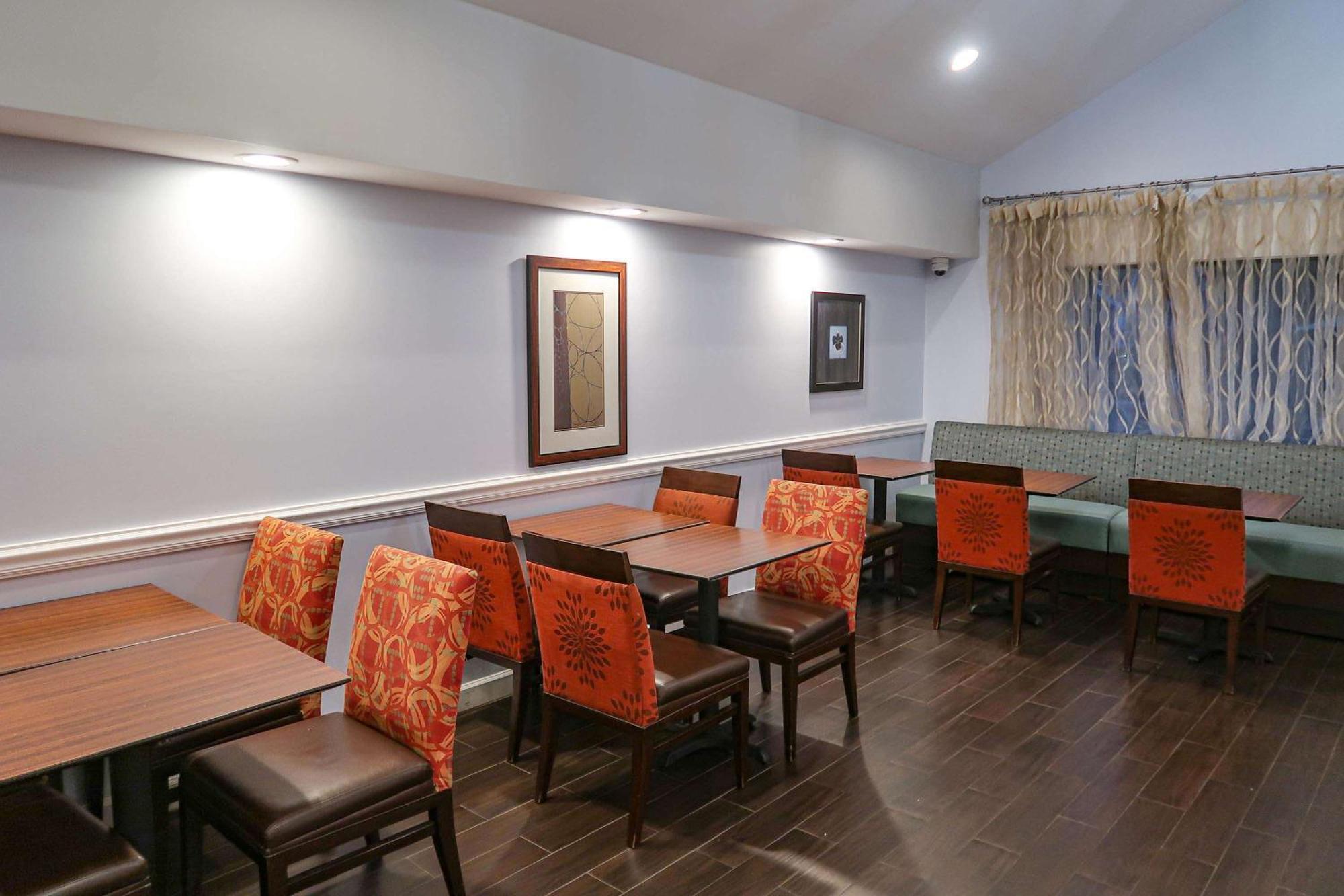 Tysons Corner Suites, A Baymont By Wyndham Vienna Exterior photo