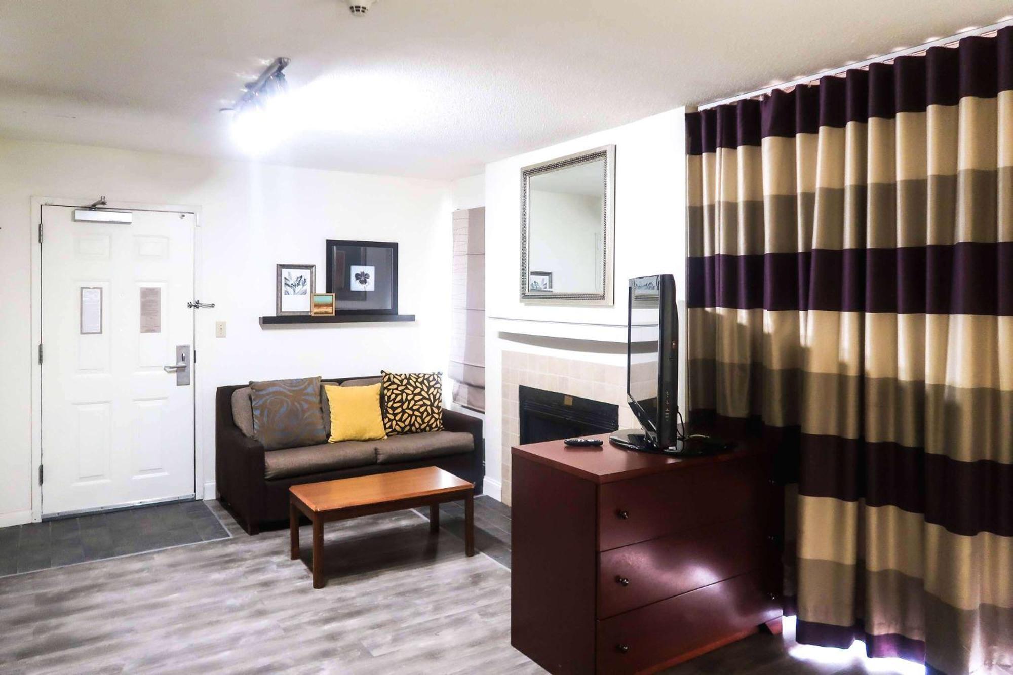 Tysons Corner Suites, A Baymont By Wyndham Vienna Exterior photo